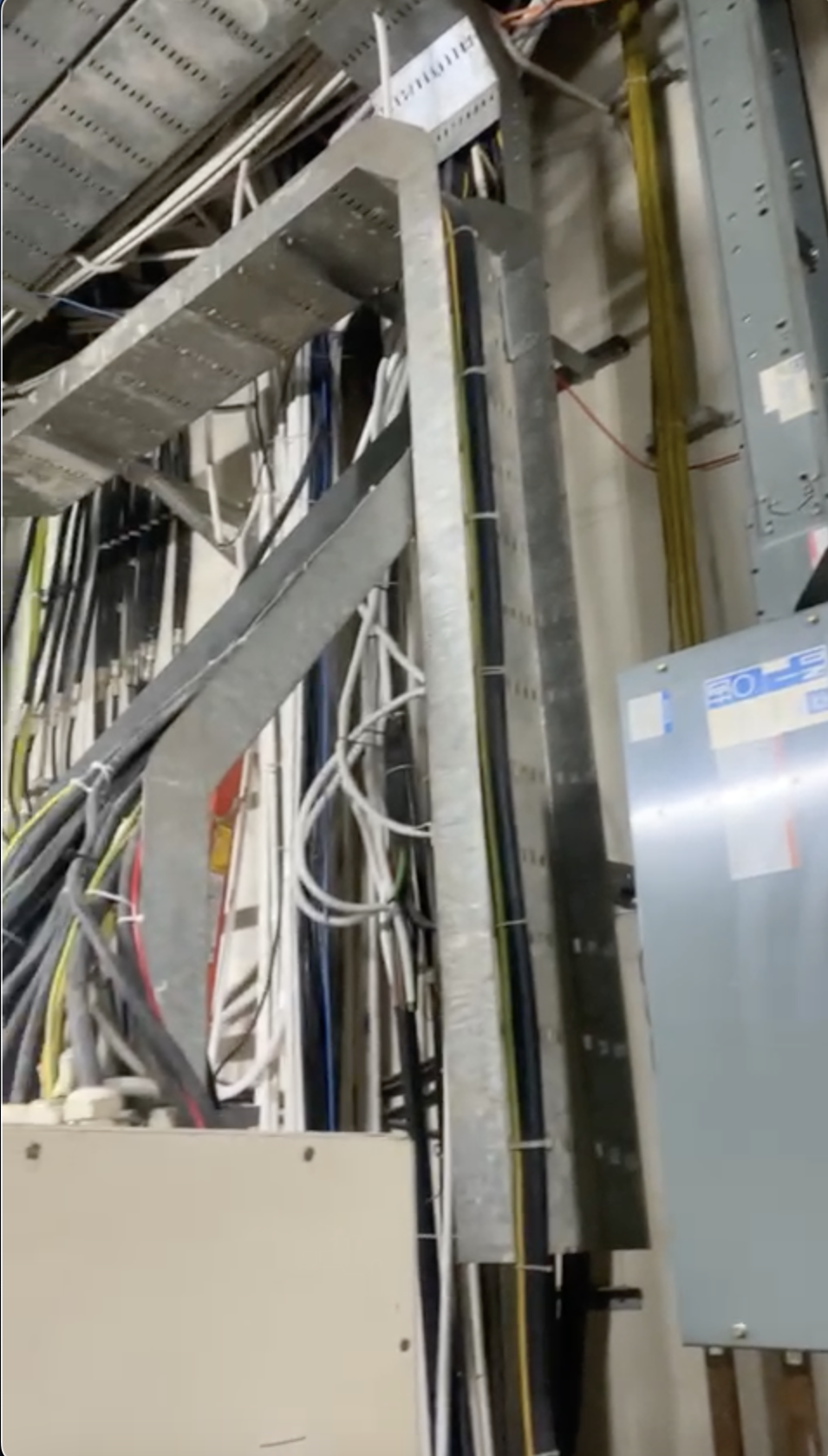 instalasi firetrap in grand indonesia at panel cubicle room